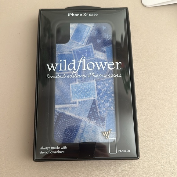 4 Wildflower IPhone XR cases. (Message to buy just specific one(s) or comment). - Picture 9 of 14
